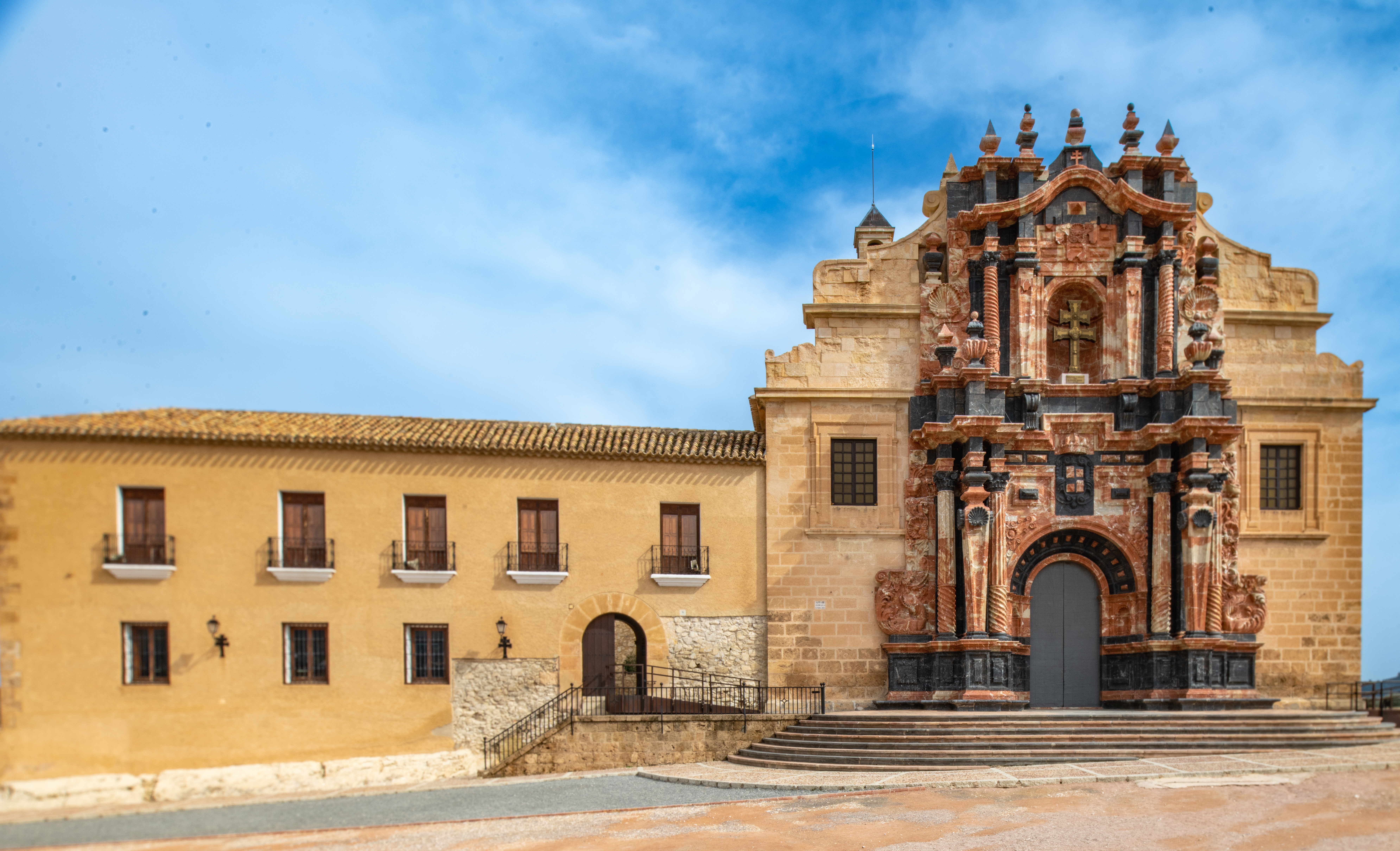 Fachada del Santuario de la Vera Cruz