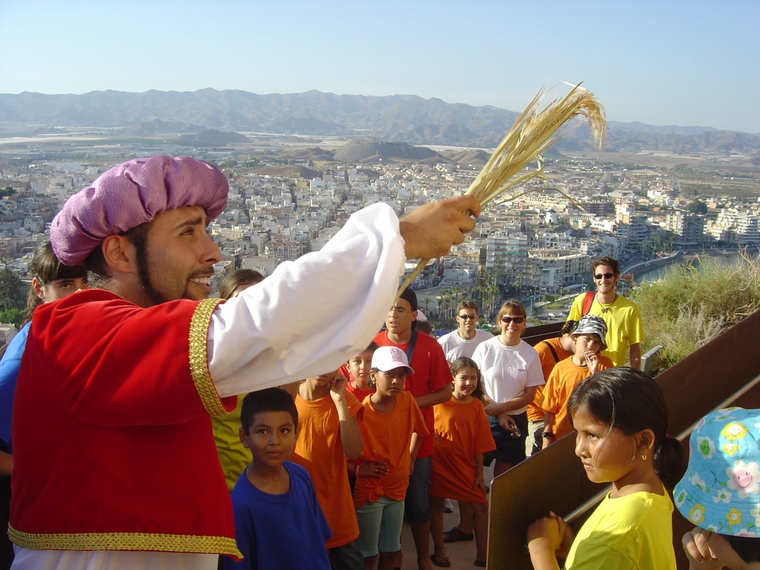 Visita teatralizada por Águilas 1. Ayuntamiento de Águilas.JPG